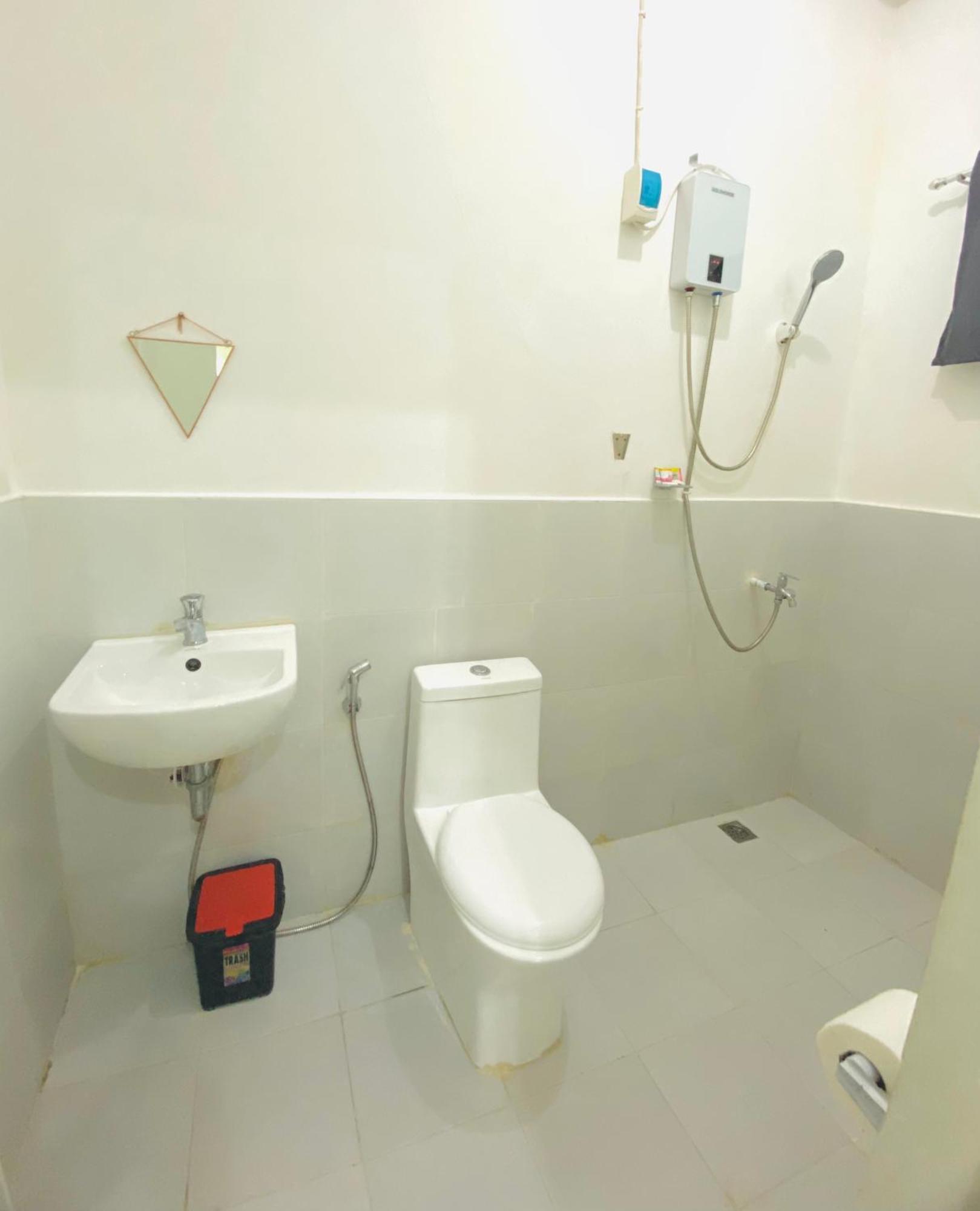 Reddot Guest House Хенерал Луна Екстериор снимка