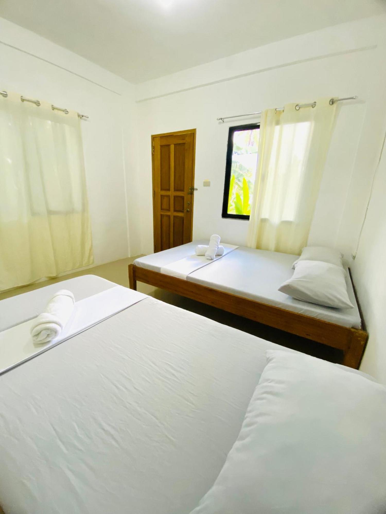 Reddot Guest House Хенерал Луна Екстериор снимка