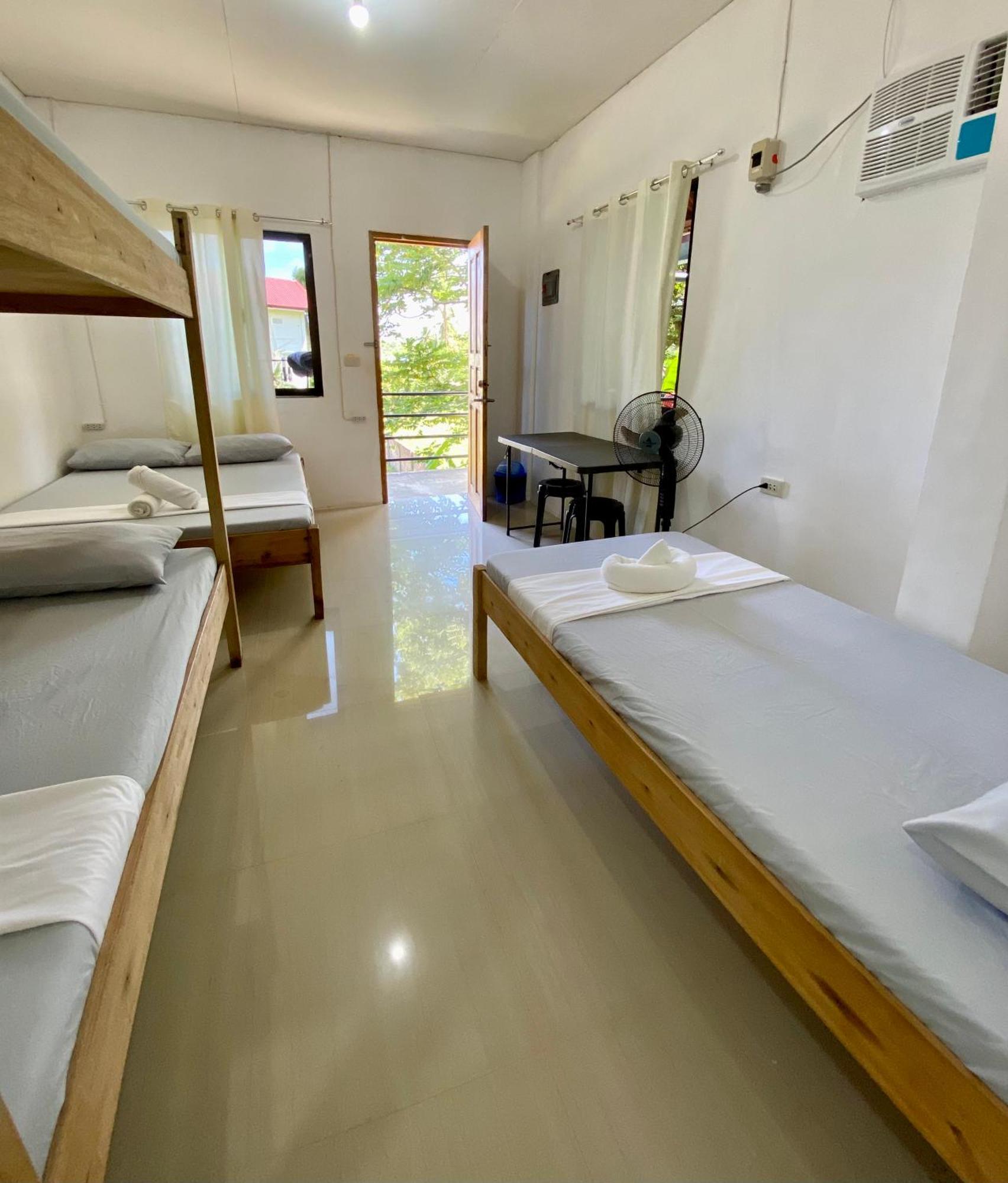 Reddot Guest House Хенерал Луна Екстериор снимка