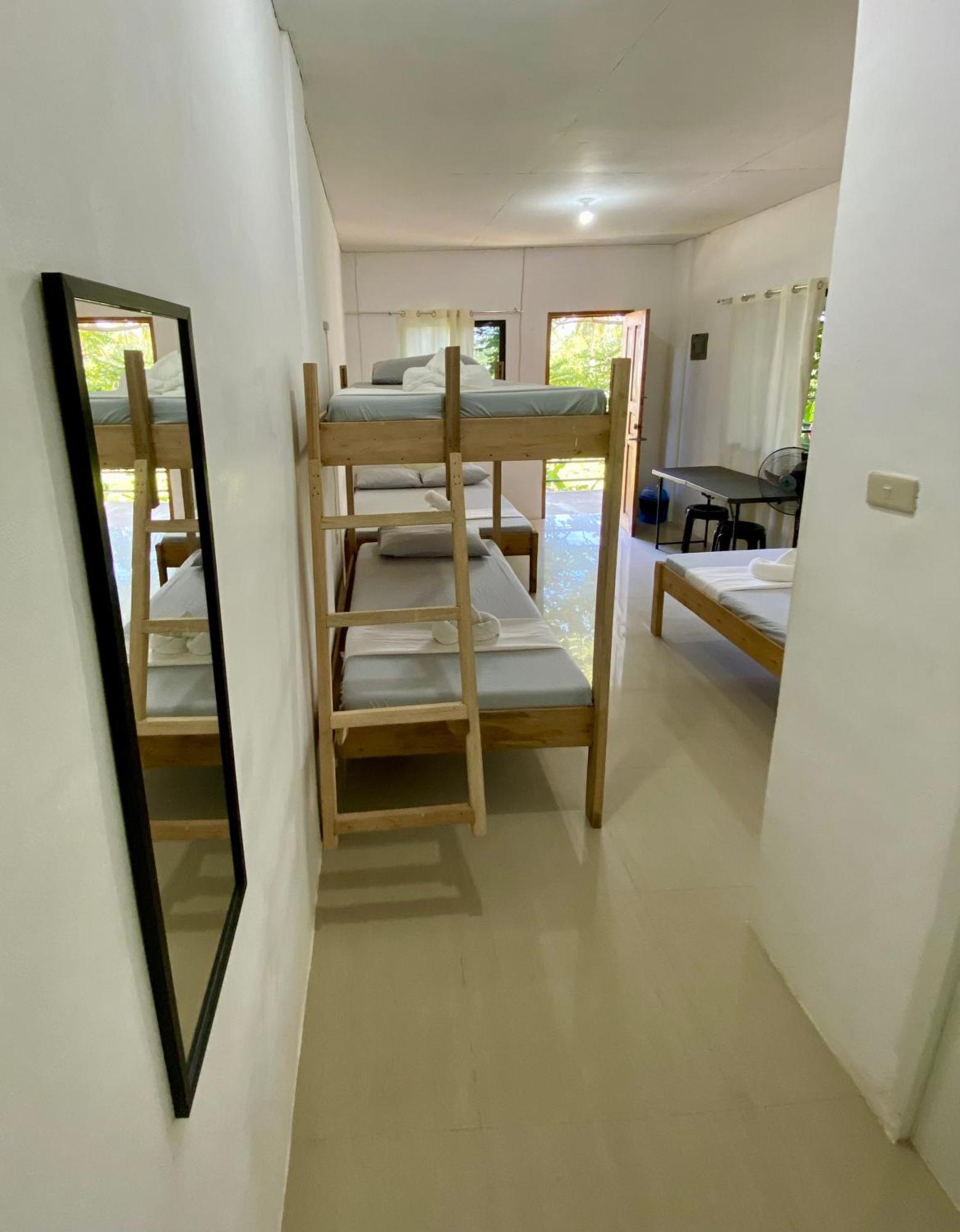 Reddot Guest House Хенерал Луна Екстериор снимка